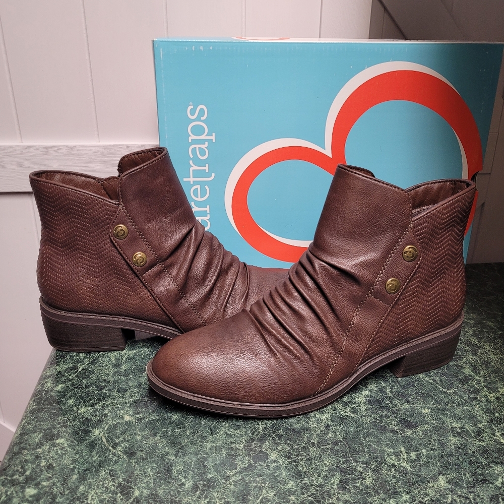 Bare Traps/DSW Brown Boots Size 9.5 - Excellent Condition! LNWT